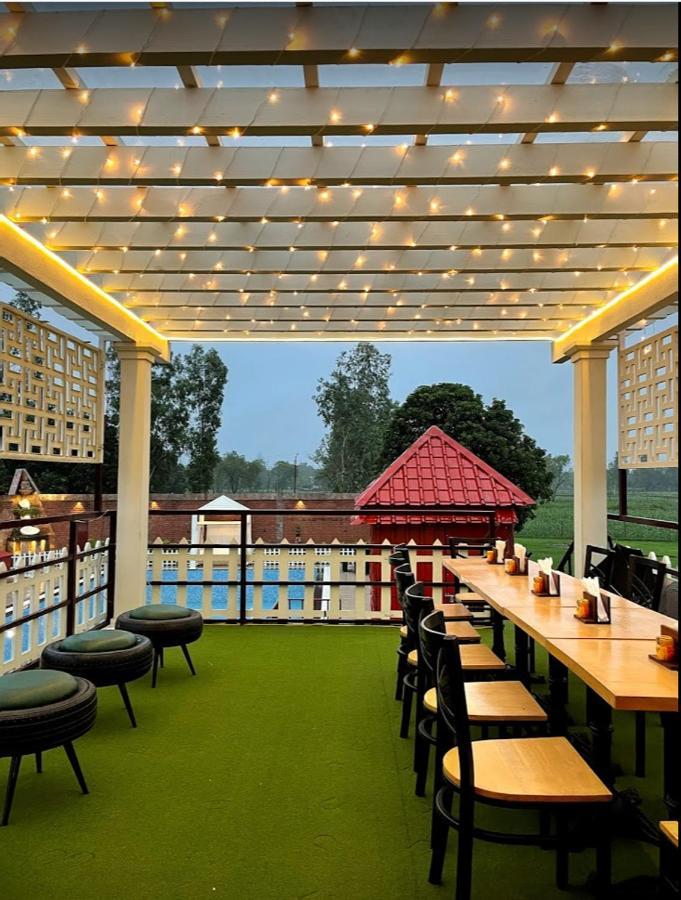 Yashmay Villa Club & Resort Gonda 外观 照片