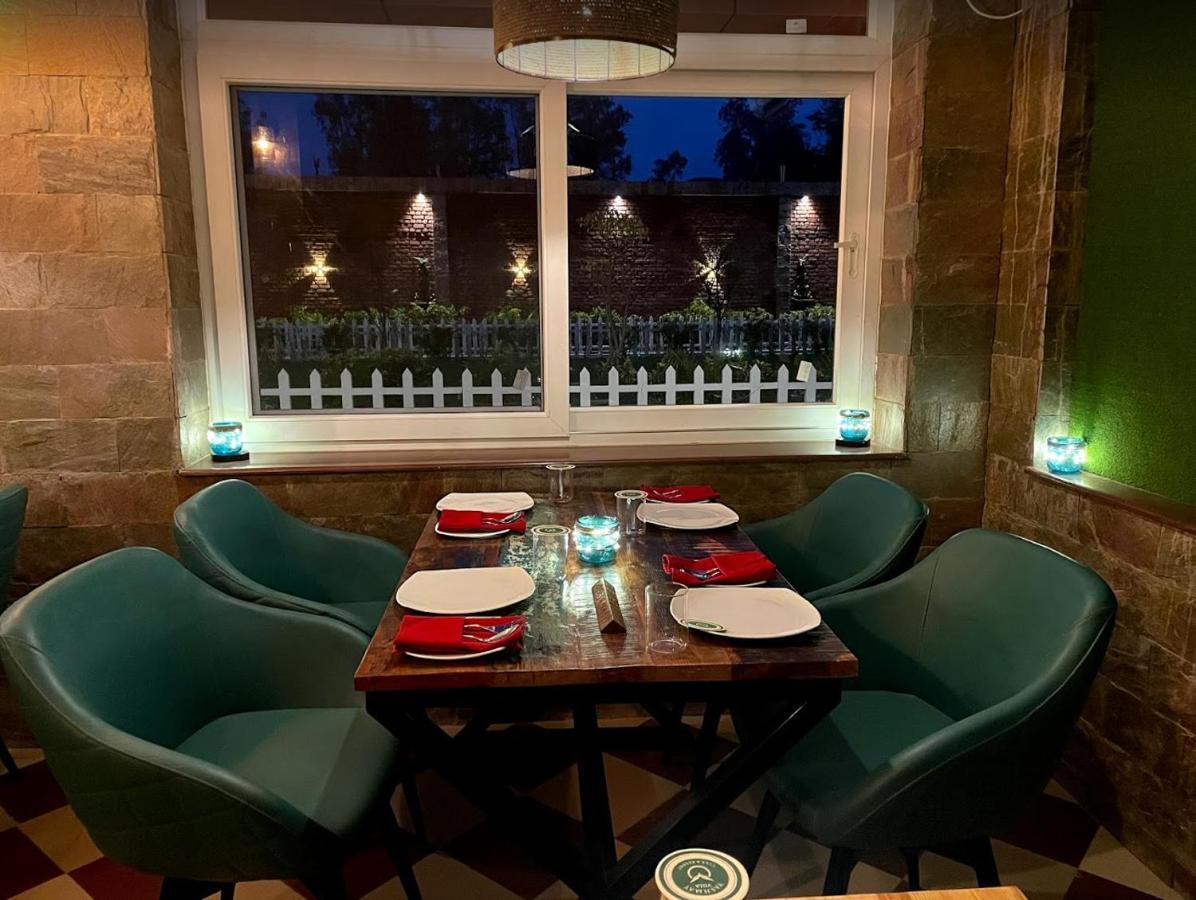 Yashmay Villa Club & Resort Gonda 外观 照片