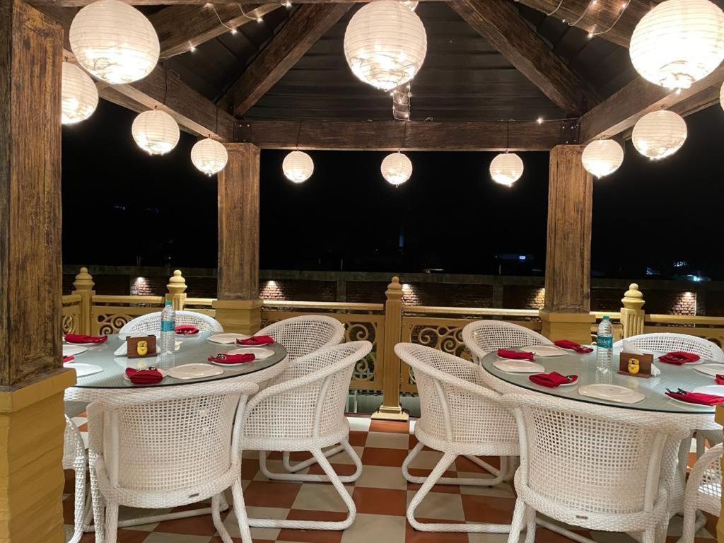 Yashmay Villa Club & Resort Gonda 外观 照片